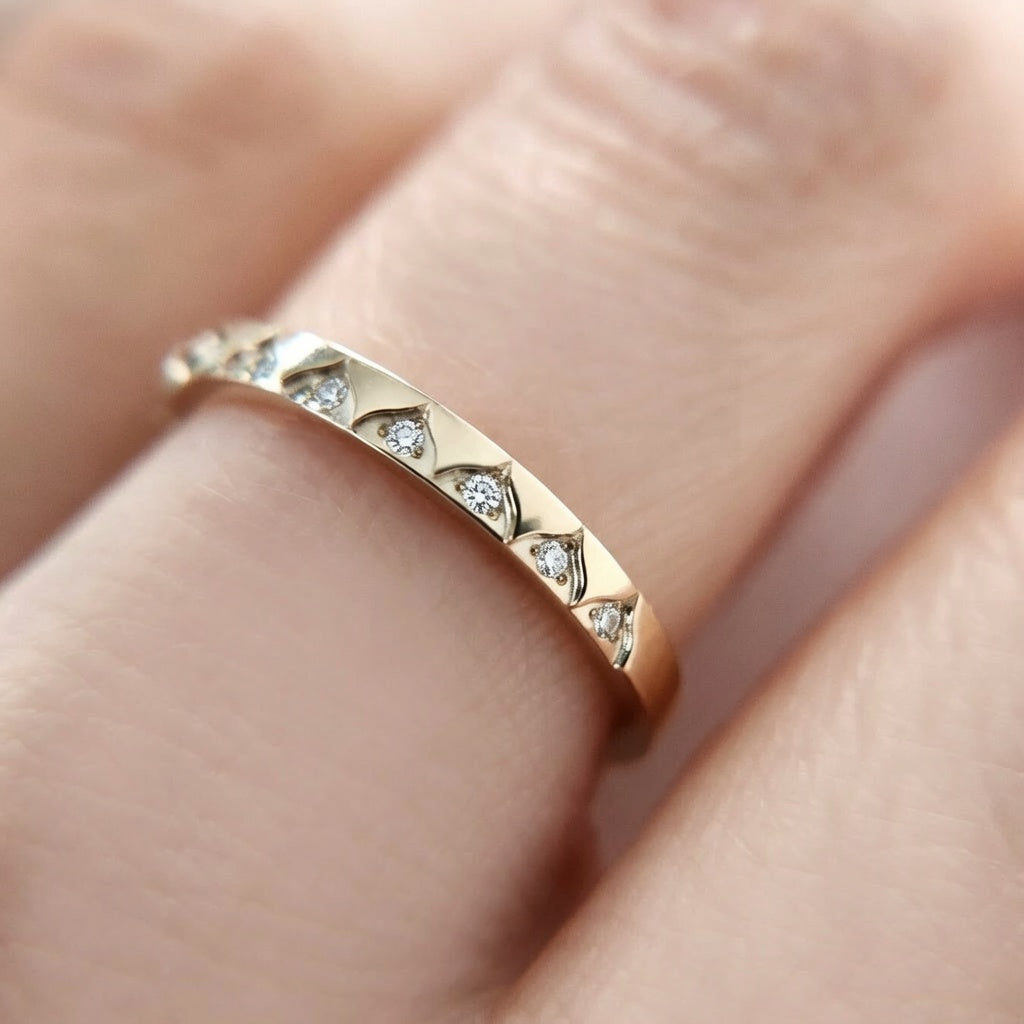 Lab Diamond Arch Band