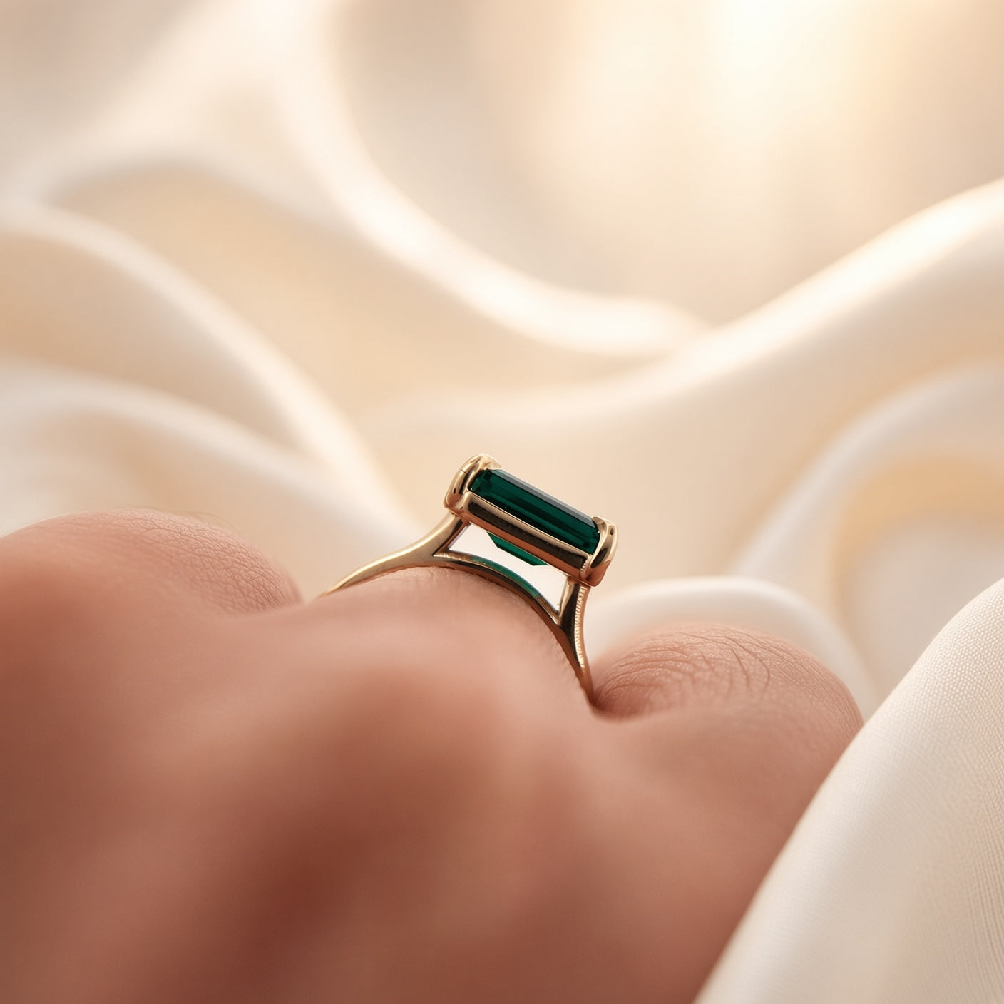 classic-horizontal-emerald-engagement-ring-toronto