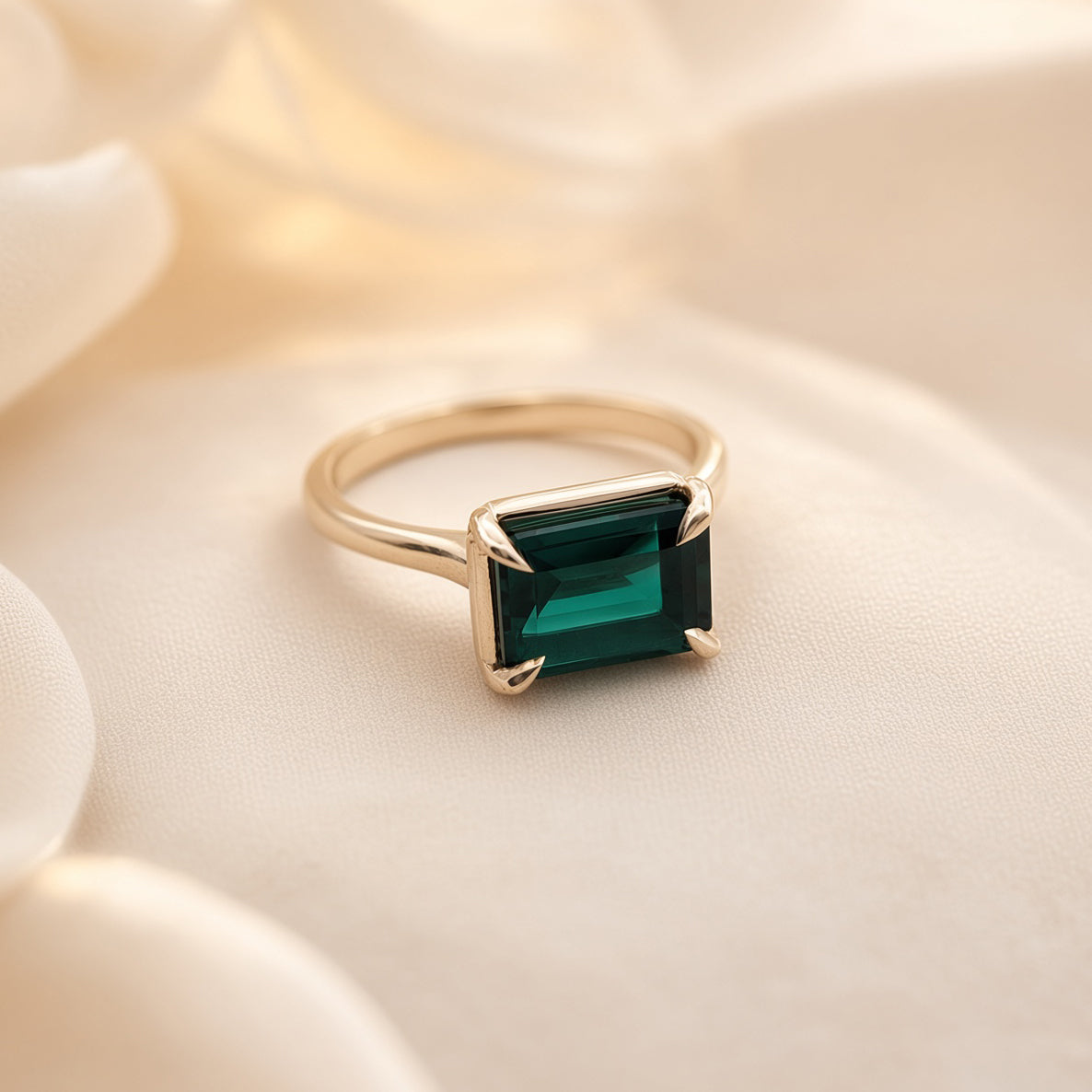 classic-horizontal-emerald-engagement-ring-toronto