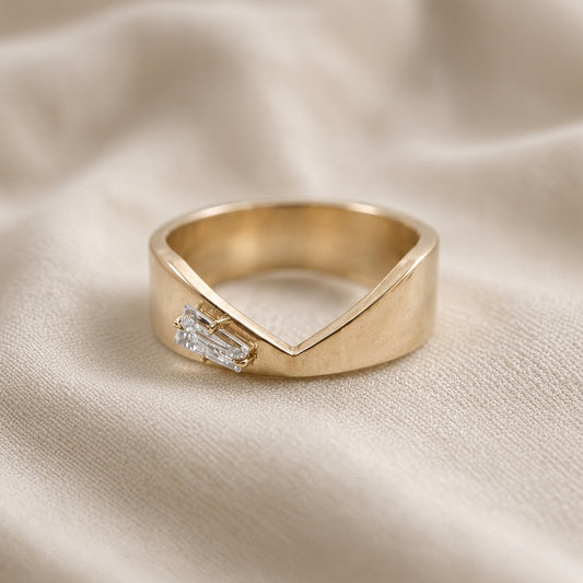 Wide V Cut Band